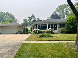 1703 W Rusty Dr, Mount Prospect, IL 60056