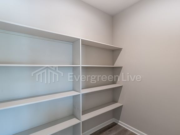4th image of 137 Burlington Dr