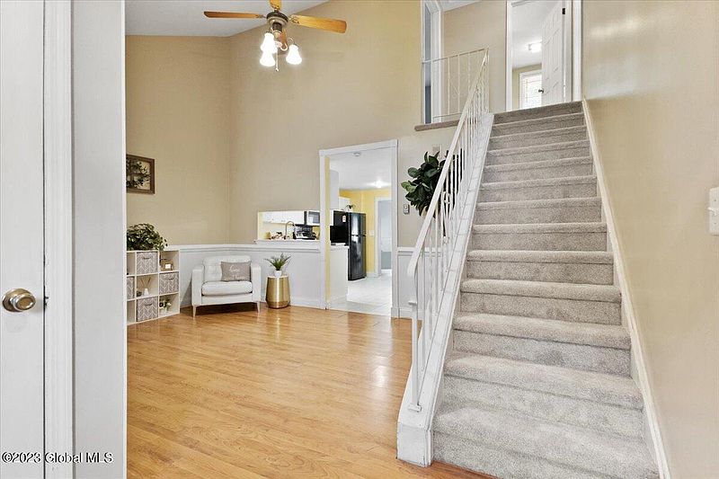 5th image of 24 Pepperbush Place