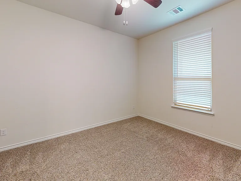 612 Liliana Ln — Photo 14