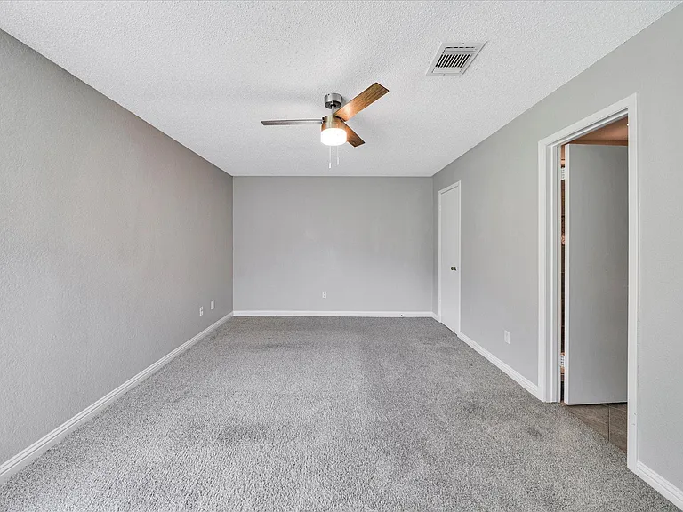 16906 Pocono Dr — Photo 36