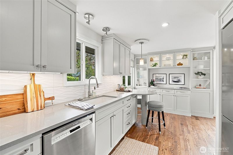 5th image of 12744 12th Avenue NW
