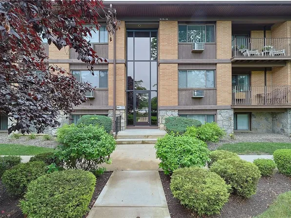 10 Oakwood Terrace #11, New Windsor, NY 12553