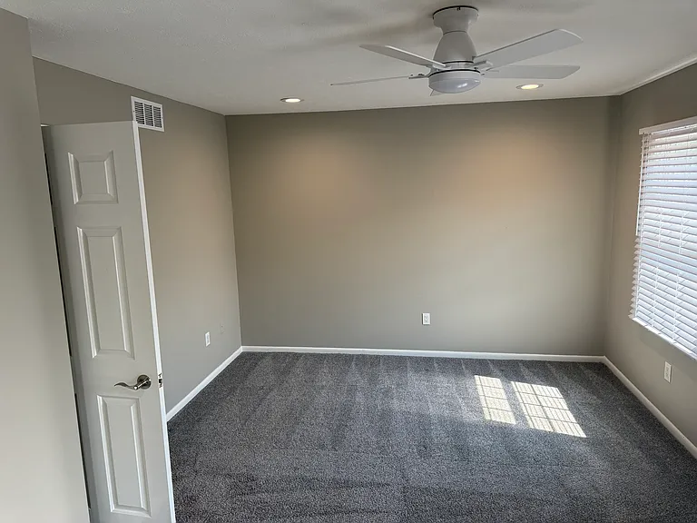 1032 S Court St — Photo 11