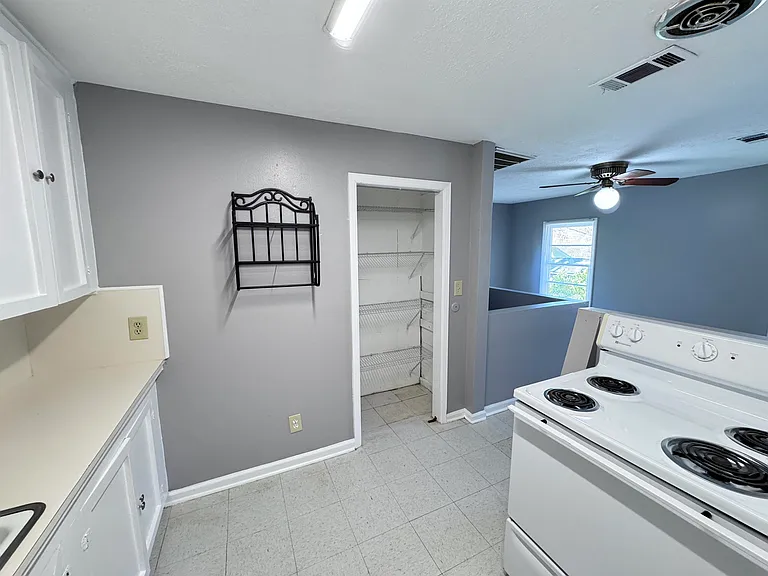 817 N Forest Dr — Photo 7