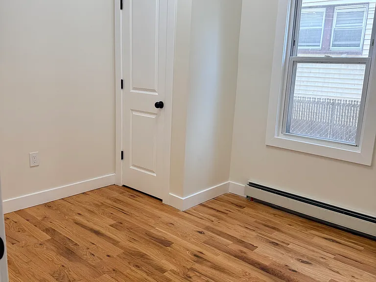 207-209 Hansbury Ave #1 — Photo 3