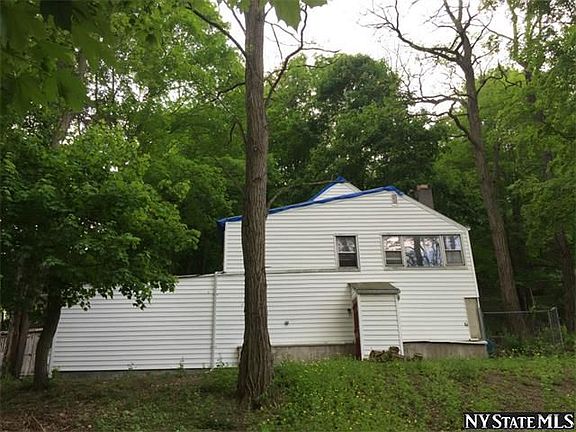 2nd image of 146 Locust Ave