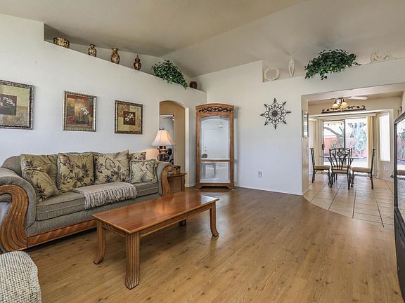4th image of 2581 W Camino Del Medrano