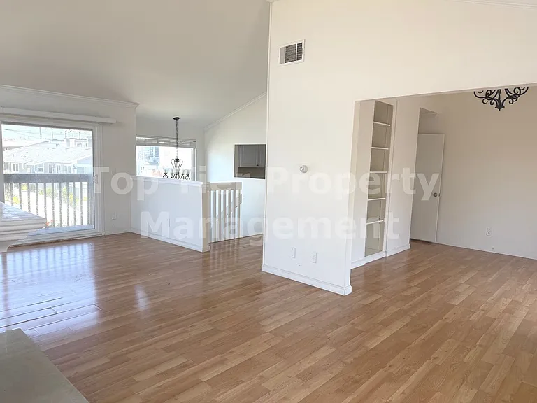 125 Acacia Ave — Photo 8