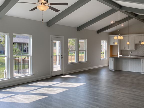 4th image of 1200 Clarendon Avenue Lot #5