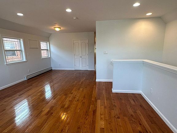 4th image of 2417 Lodovick Ave