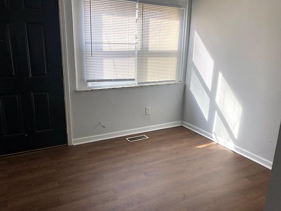 5th image of 10025 Hawkins Ct