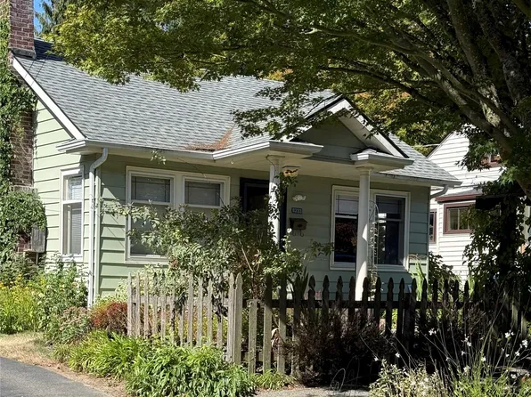 6233 28 Avenue NE, Seattle, WA 98115