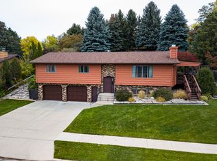 3024 Ontario Ln, Bismarck, ND 58503