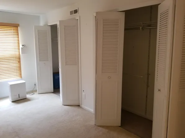 5976 Westchester Park Dr Unit T, College Park, MD 20740