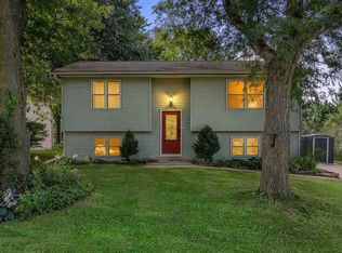 5 Birch Ct, North Liberty, IA 52317