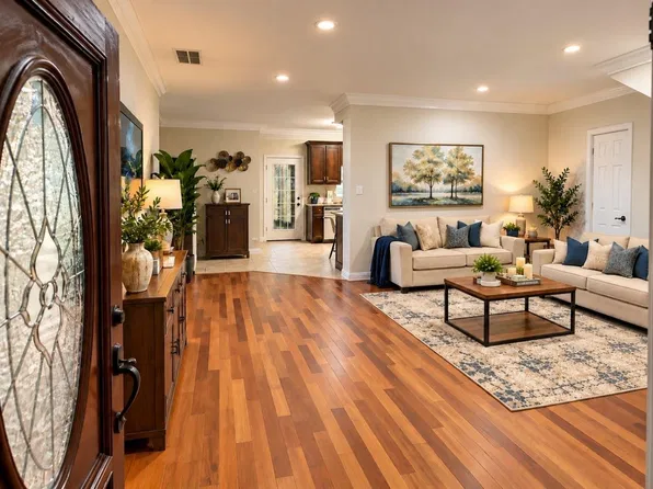 305 Hill Brook Ln, Conroe, TX 77385