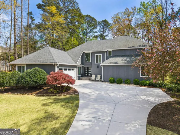 10045 Bankside Dr, Roswell, GA 30076