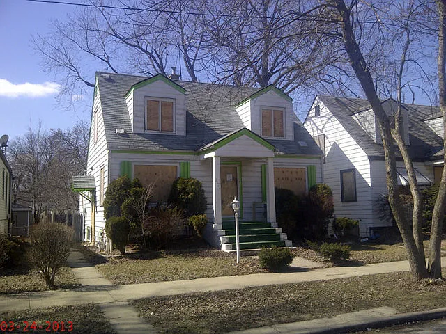 12440 S Lowe Ave photo 1