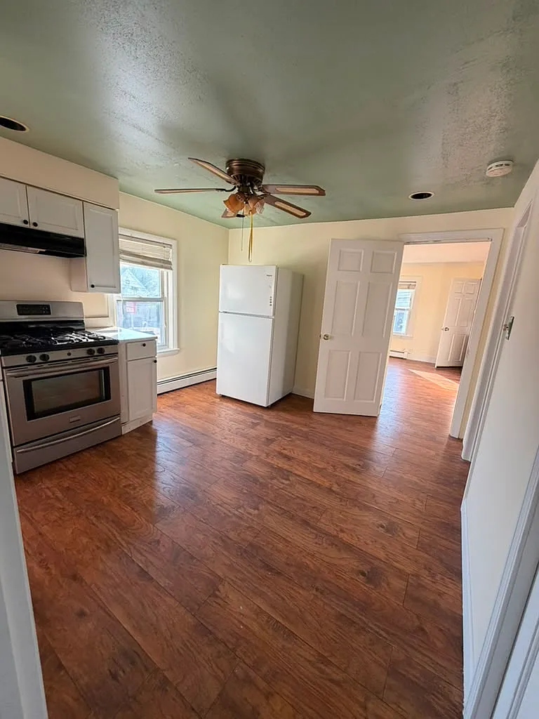 2 bed, 1.0 bath, $2,400 — Photo 1