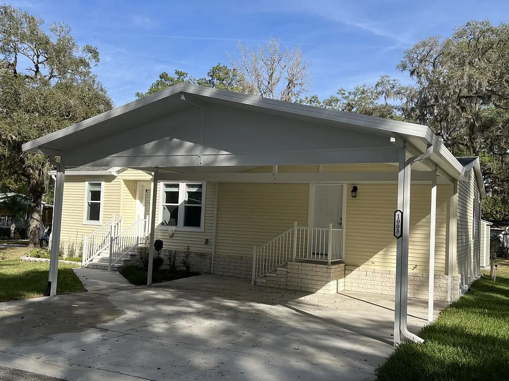 3 bed, 2.0 bath, 1440 sqft, $1,899 — Photo 1