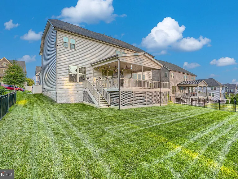 7142 Starmount Way — Photo 84