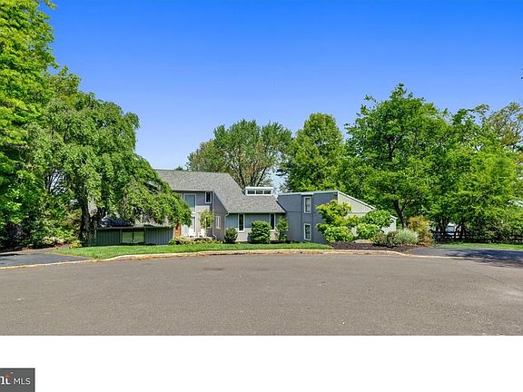 2nd image of 26 Primrose Dr