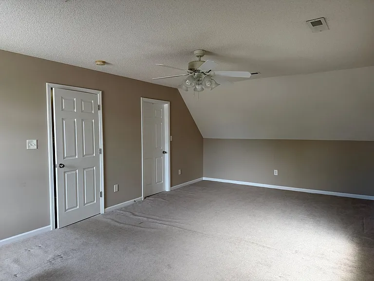 492 Glenshire Ln — Photo 22