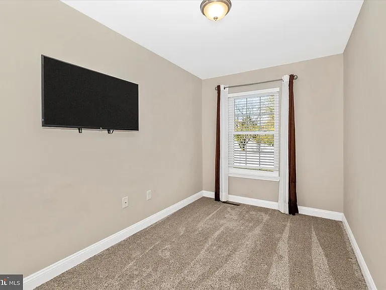 557 Lancaster Pl — Photo 20