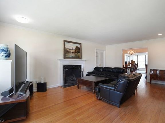 3rd image of 409 Wyoming Ave