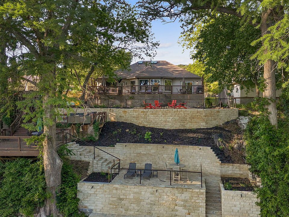1st image of 1914 VALLEY DR