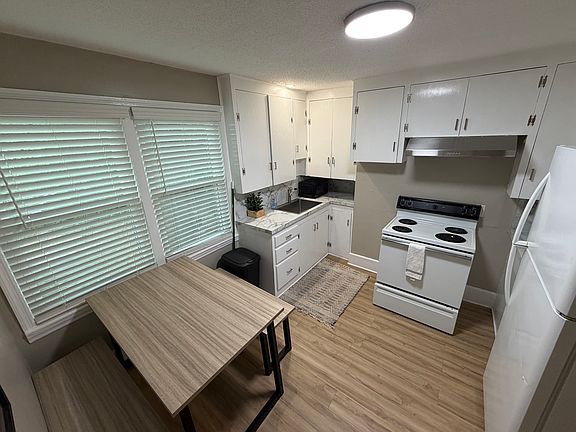 2nd image of 706 Gregg Ave APT B