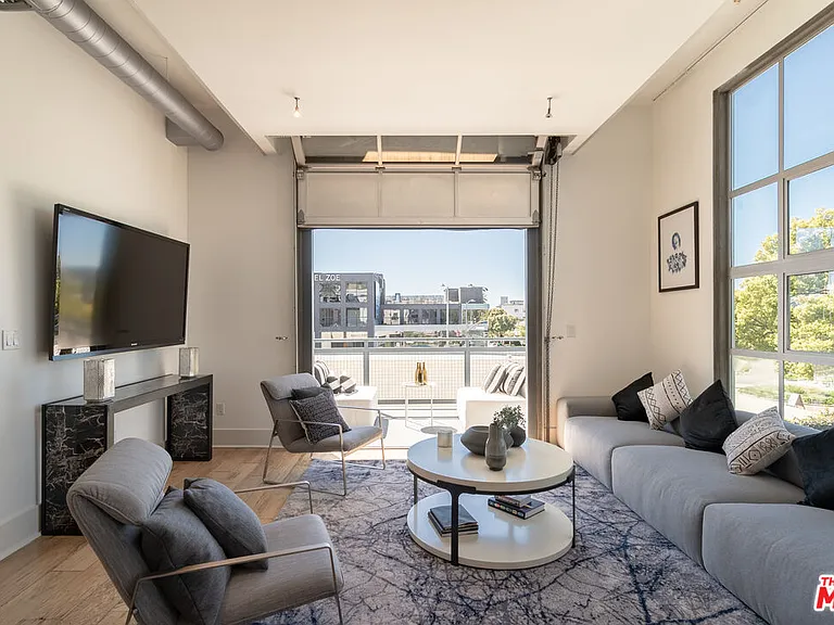 710 N Orlando Ave #201 — Photo 3