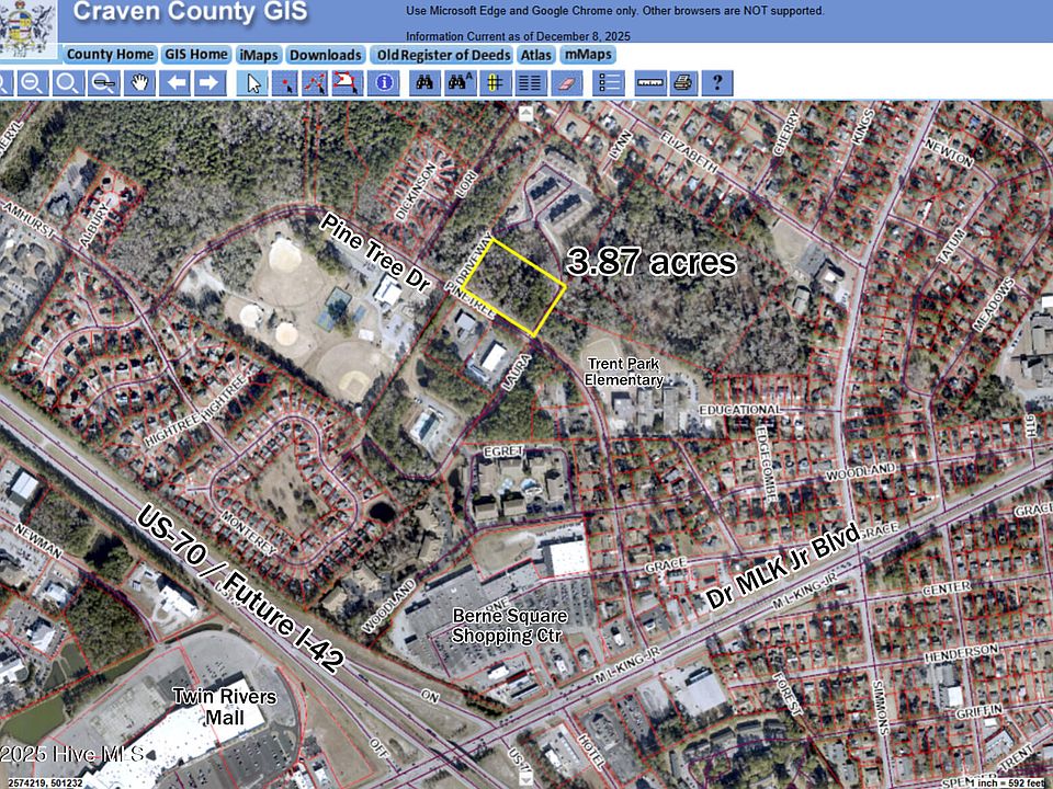 2nd image of 1100 Pinetree Drive