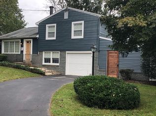 100 E Woodland Dr, Mechanicsburg, PA 17055