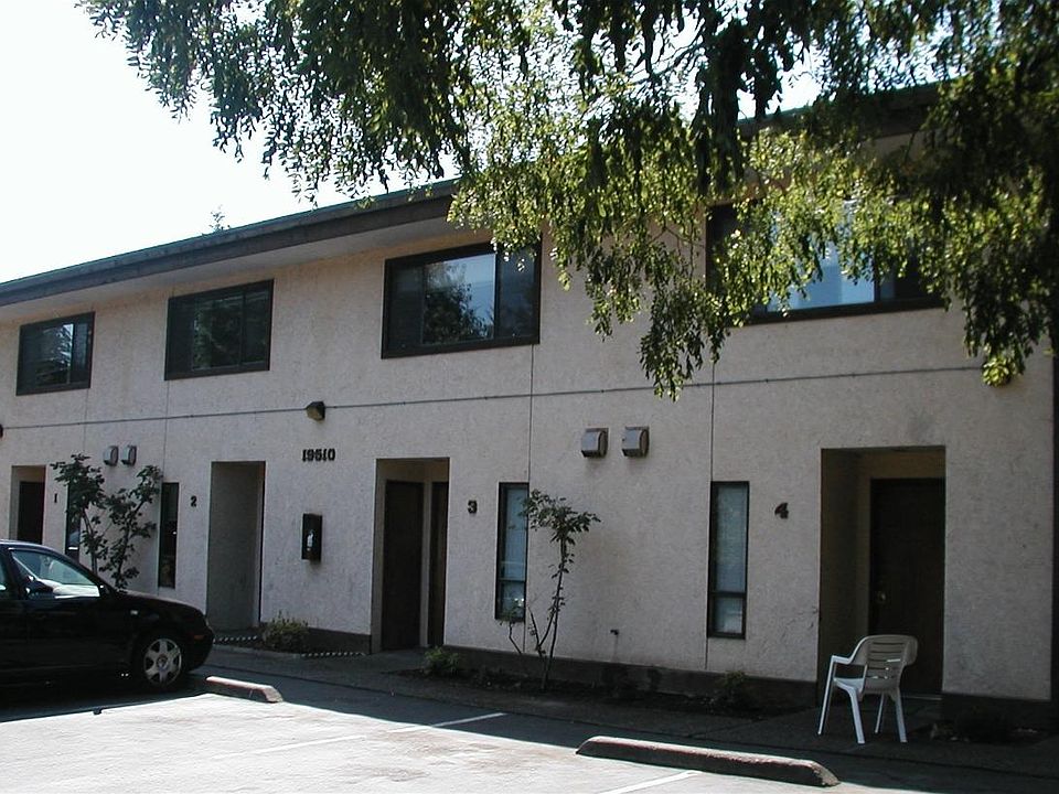 1st image of 2518 NE 195th St #2
