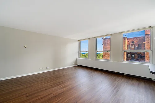 2626 N Lakeview Ave #804 Photo 1