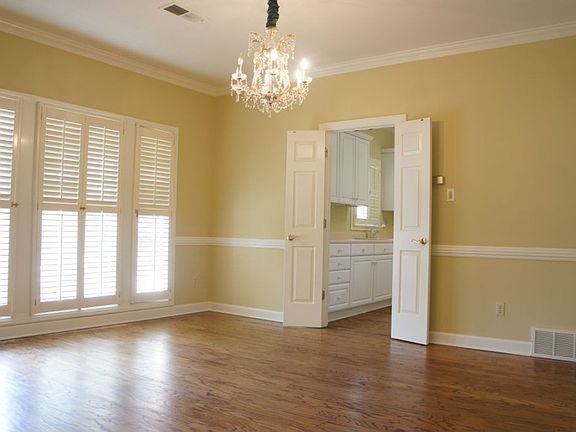 2nd image of 2458 Eagleridge Ln W