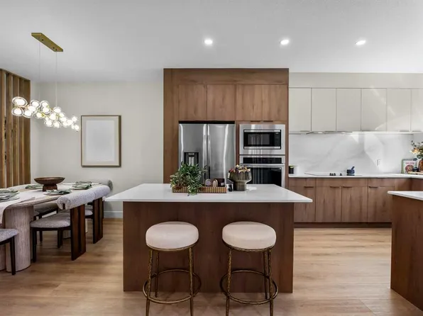 67 N Panatella Sq NW #302, Calgary, AB T3K 6C7