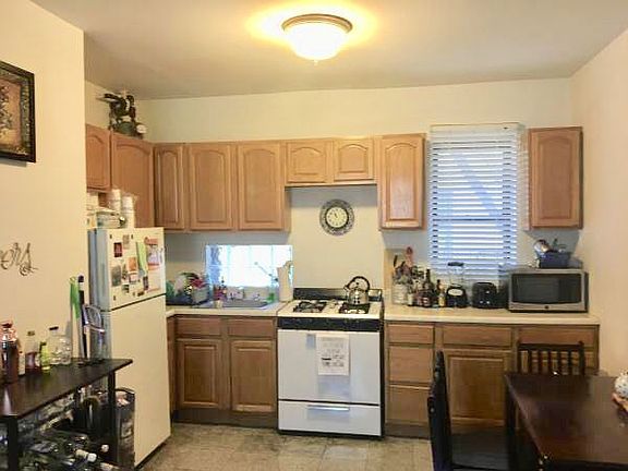3rd image of 3115 33rd St APT 4