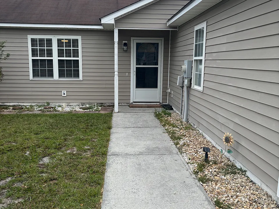 130 Charlton Rd