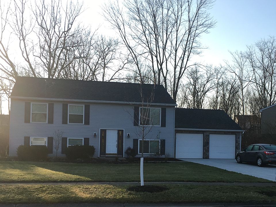 2nd image of 8904 Meadow Dr