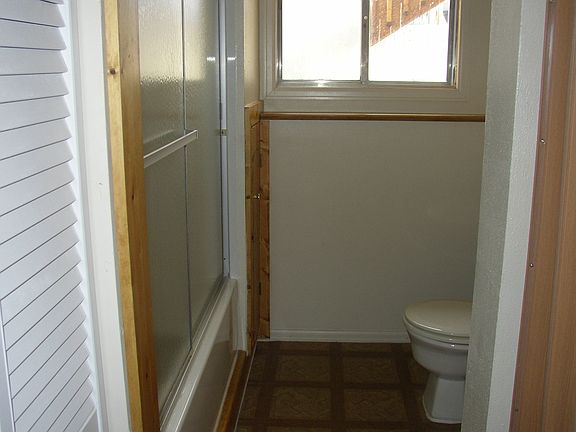 Downstairs full bath