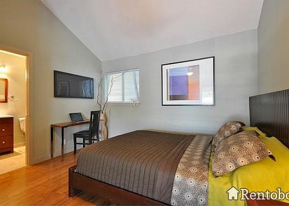 2nd image of 2526 Durwood St APT 105