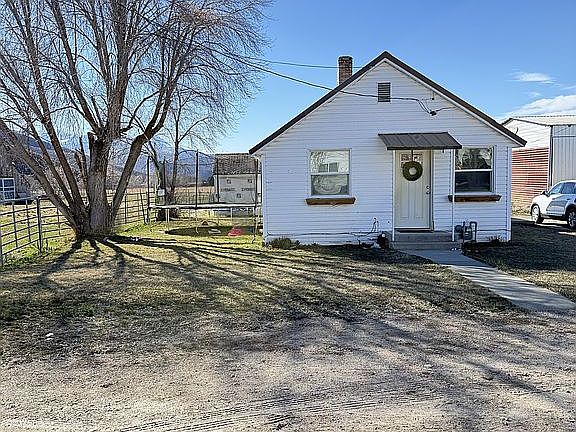 2nd image of 3224 S Daniels Rd
