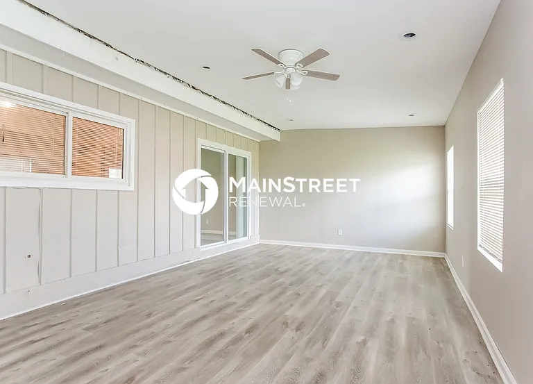 5046 Lindel Dr — Photo 9