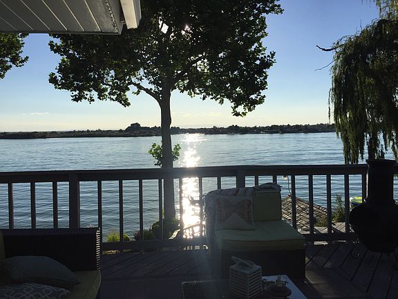 2nd image of 3804 W Lakeshore Dr