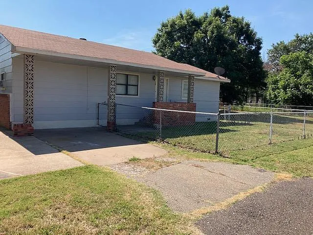 18 W Bowman Ave