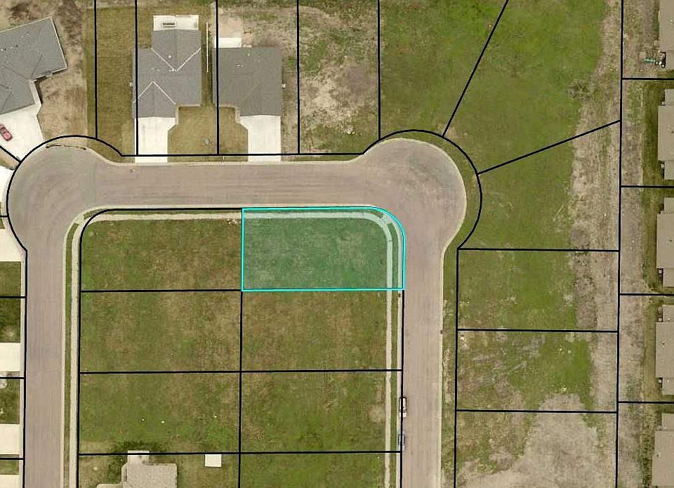 2nd image of 301 Copper Village Cir