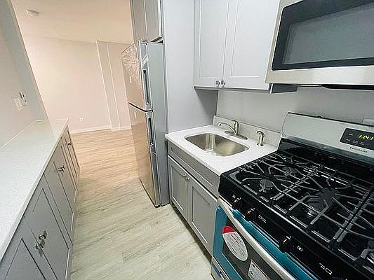 2nd image of 1456 Greene Ave